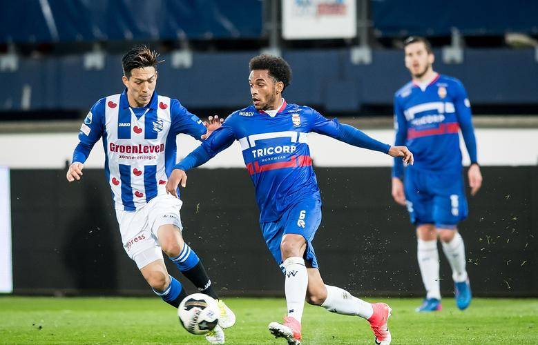 亲自主罚 亲自主罚