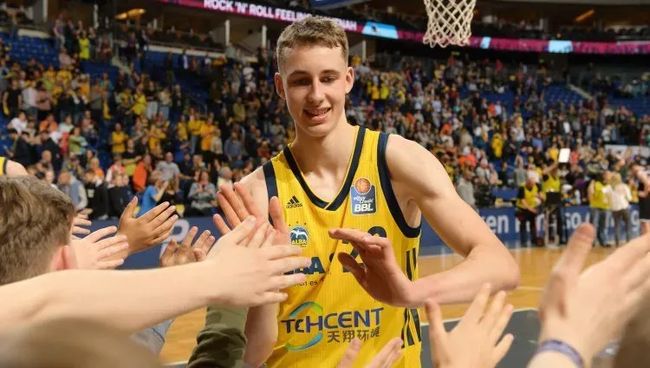 无疑是前锋 无疑是前锋