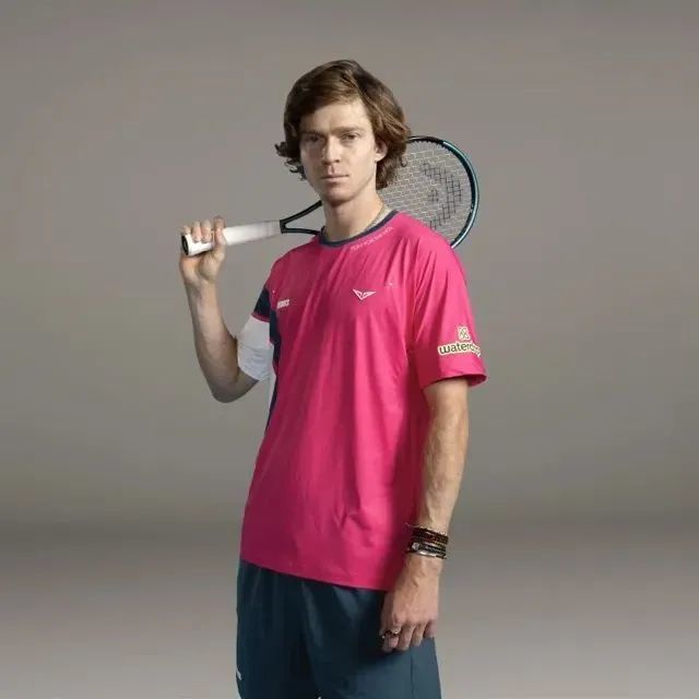 且三人都在 且三人都在